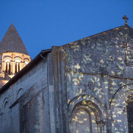 Les Chambres De L'Abbaye Saintes Exterior foto