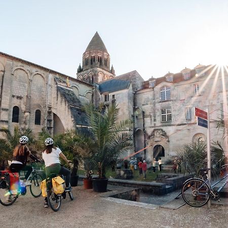 Les Chambres De L'Abbaye Saintes Exterior foto