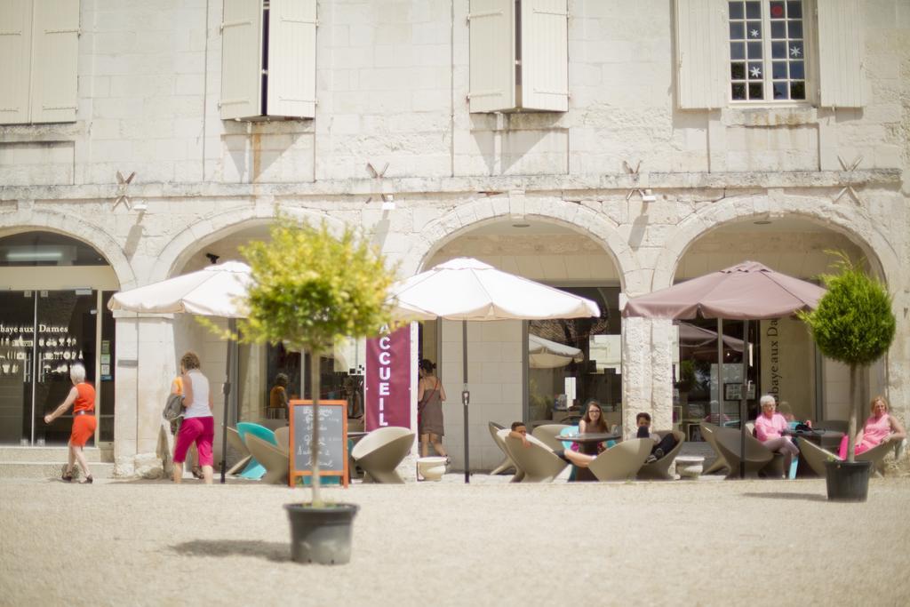 Les Chambres De L'Abbaye Saintes Exterior foto