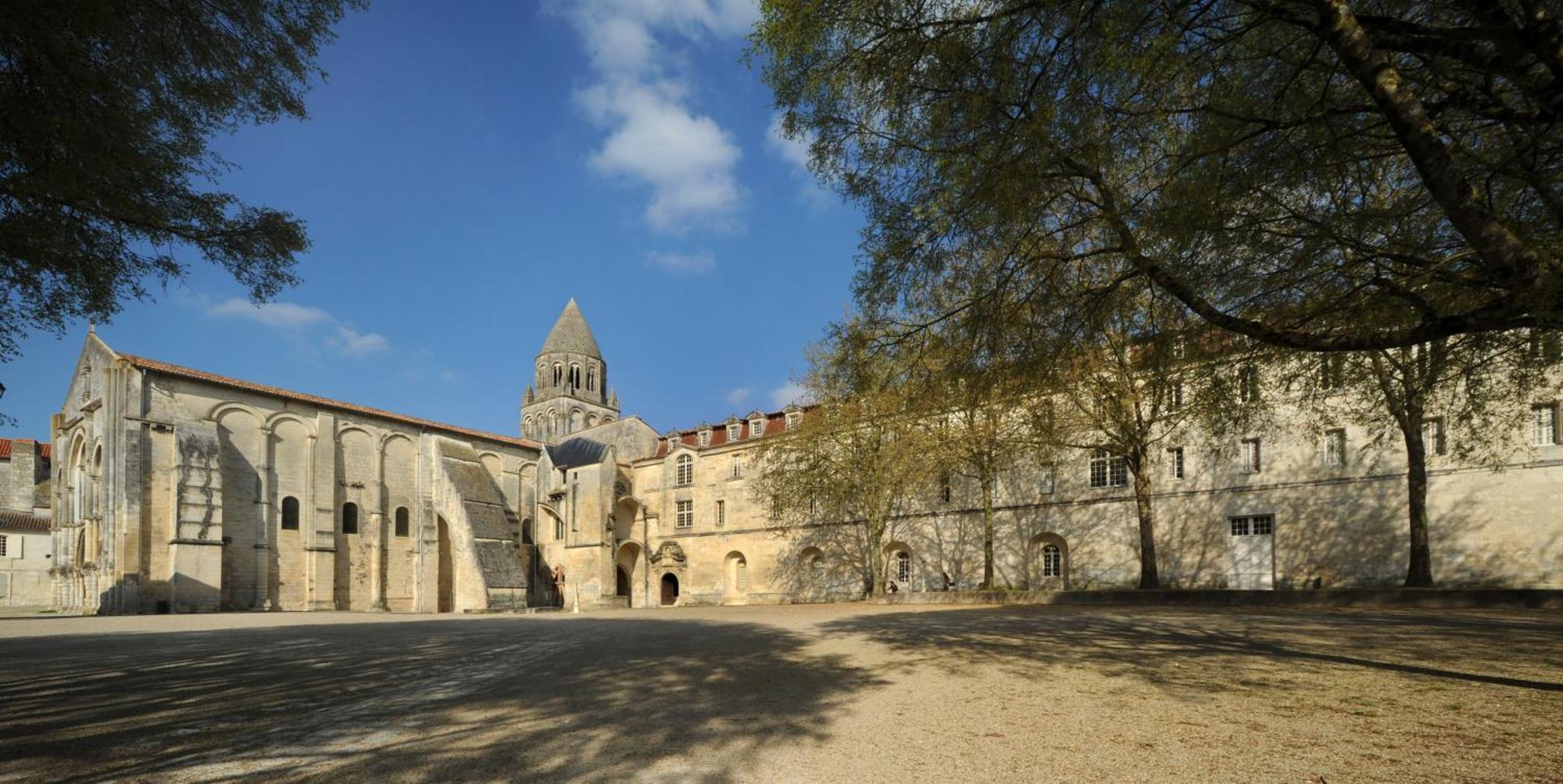 Les Chambres De L'Abbaye Saintes Exterior foto