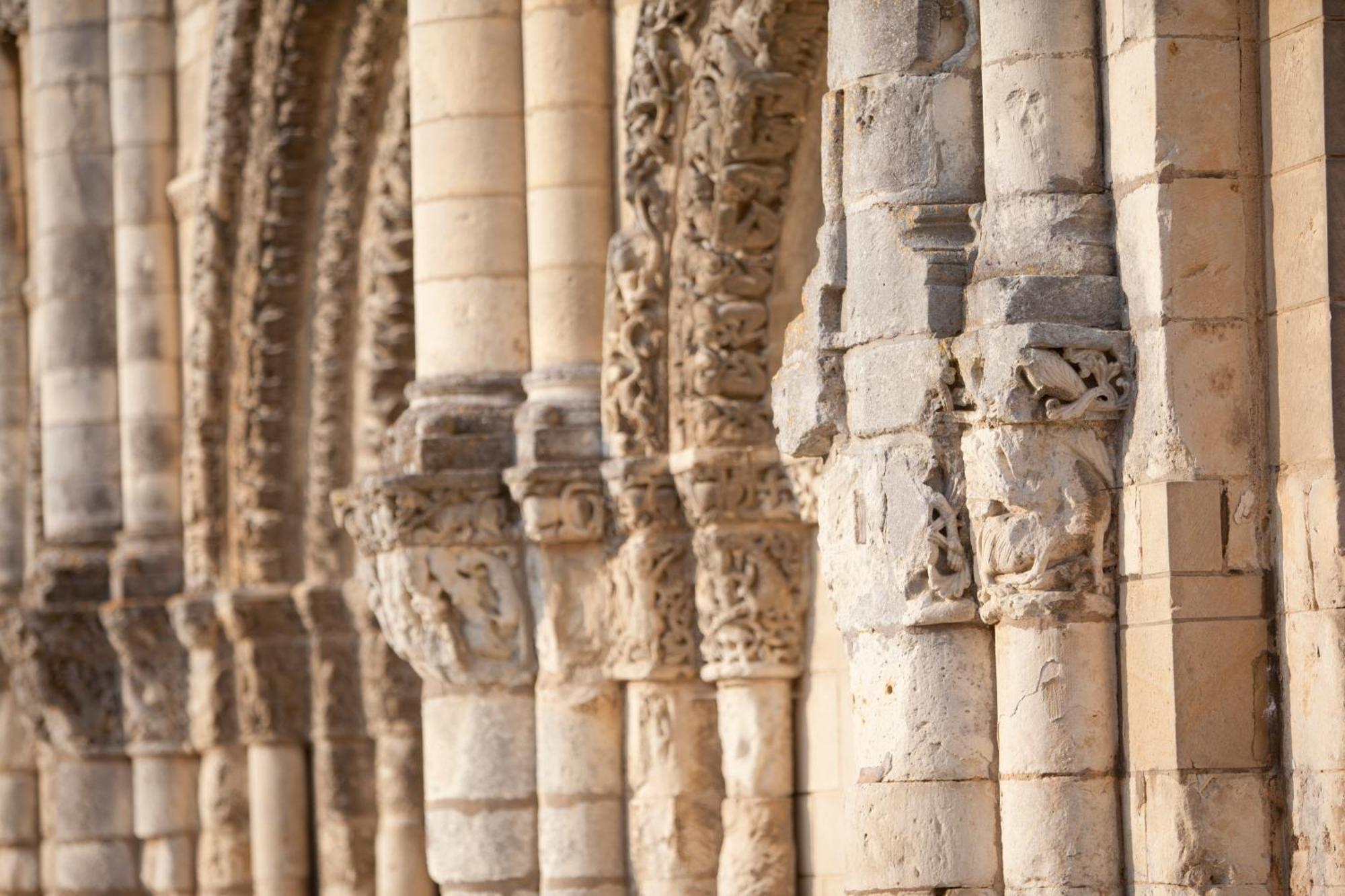 Les Chambres De L'Abbaye Saintes Exterior foto