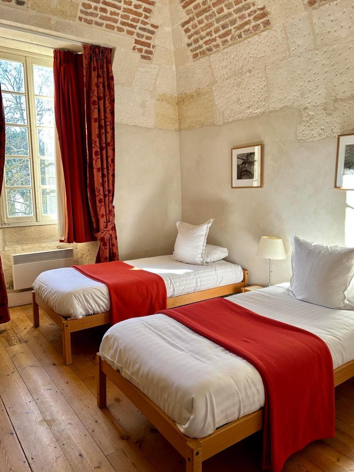 Les Chambres De L'Abbaye Saintes Exterior foto