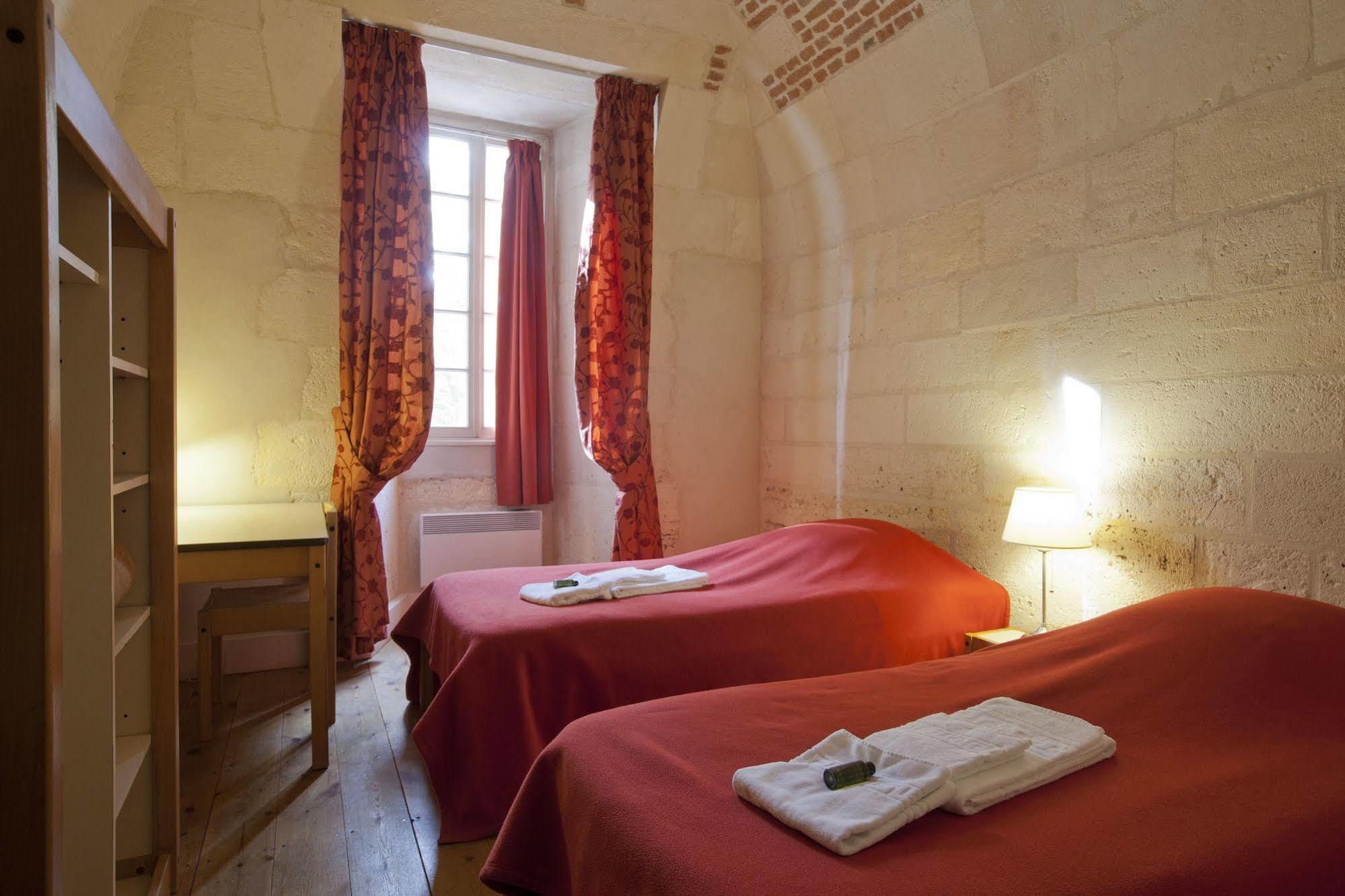 Les Chambres De L'Abbaye Saintes Exterior foto