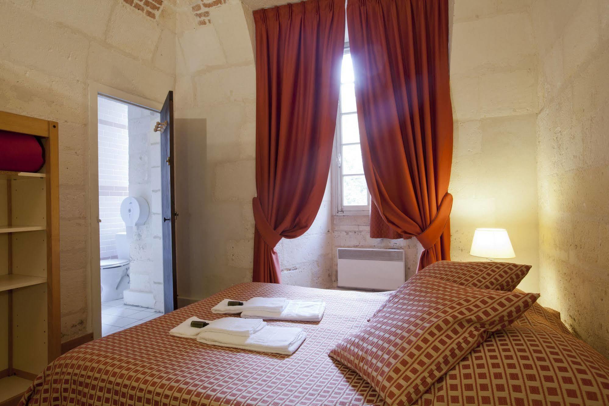 Les Chambres De L'Abbaye Saintes Exterior foto