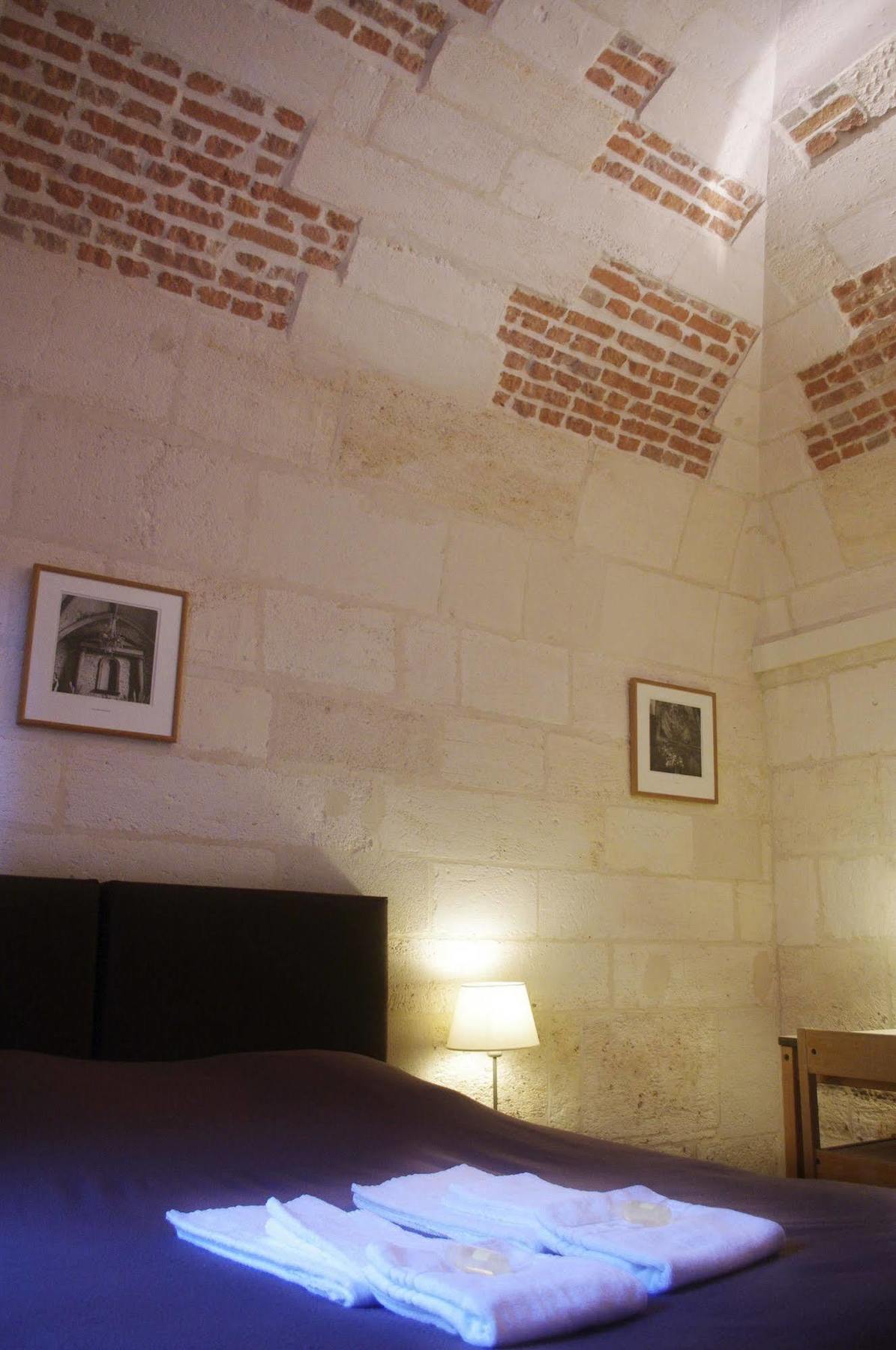 Les Chambres De L'Abbaye Saintes Exterior foto